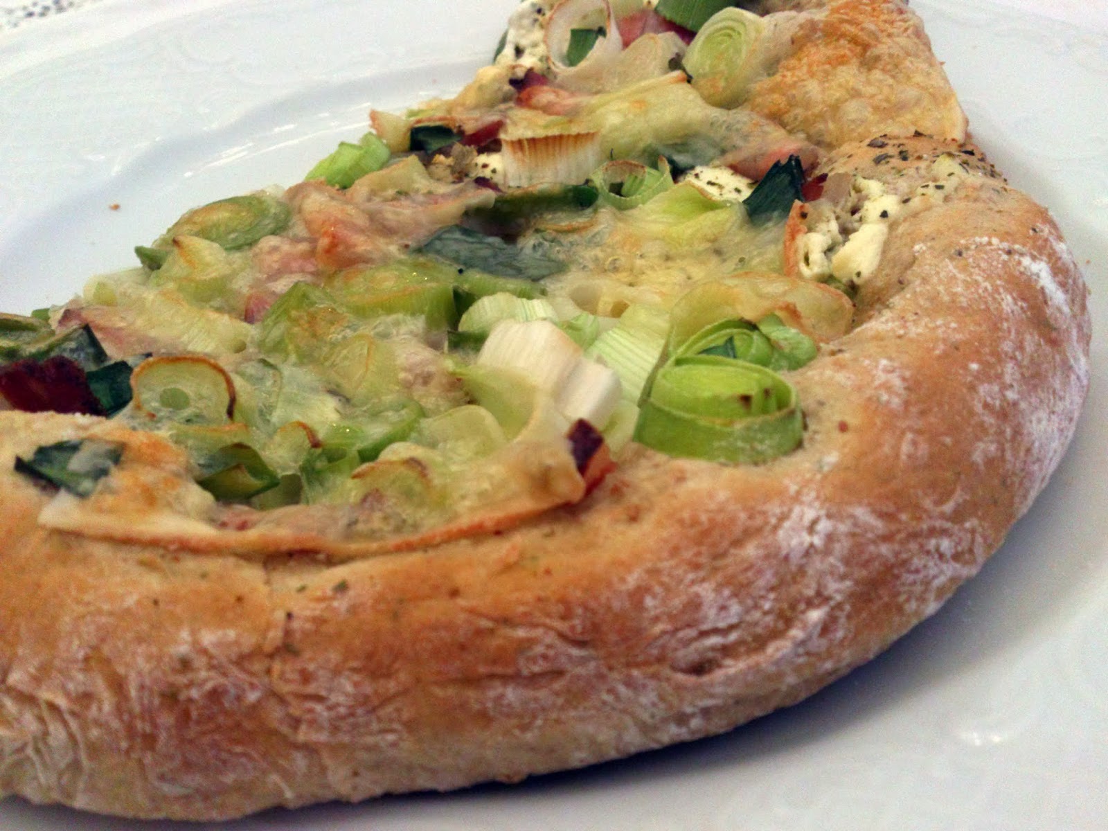 Dinkel-Pizza mit Lauch und Speck | Lämmerbiss