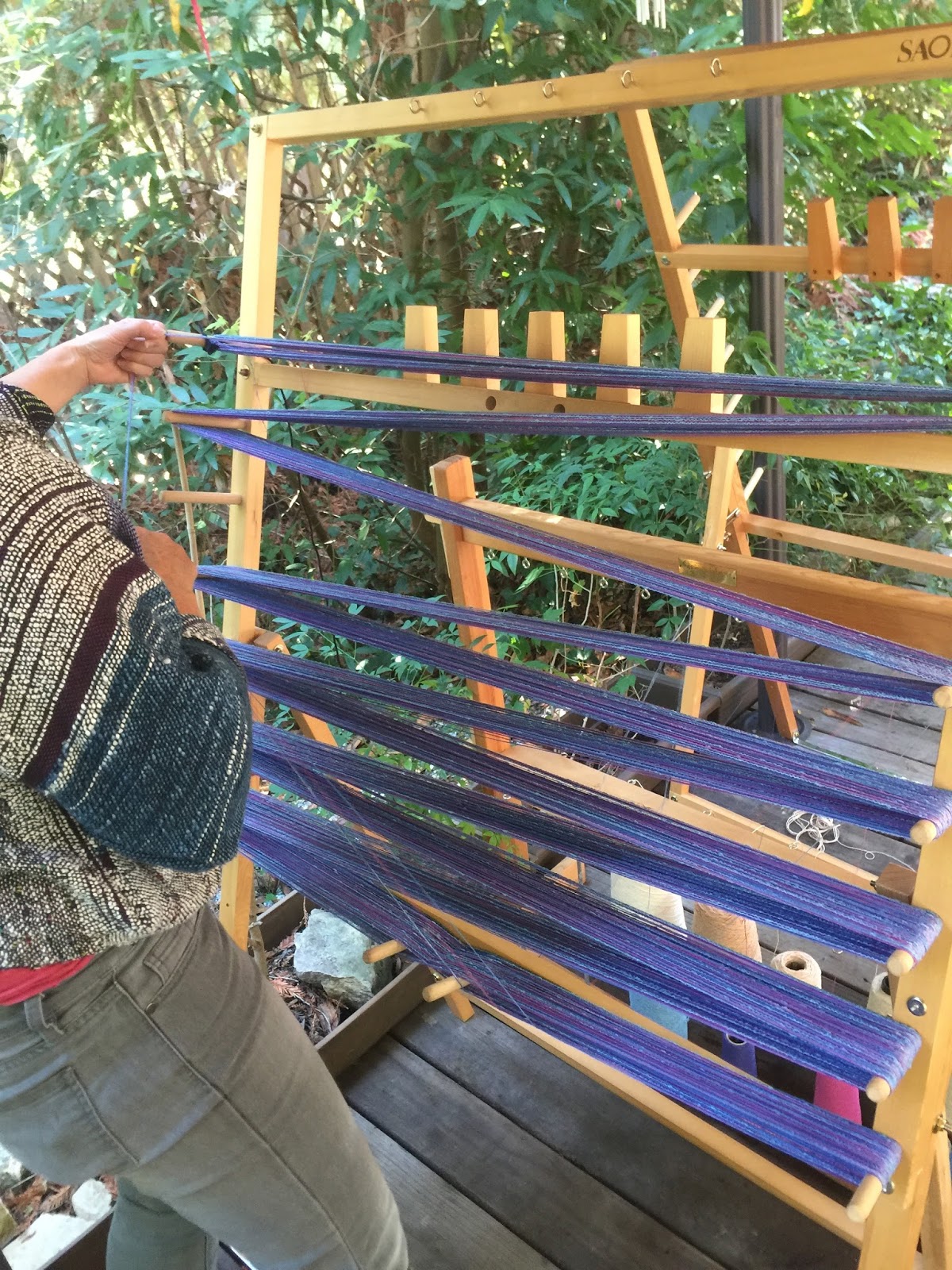 CENTERING WITH FIBER Learning To warp and thread a Saori floor loom class