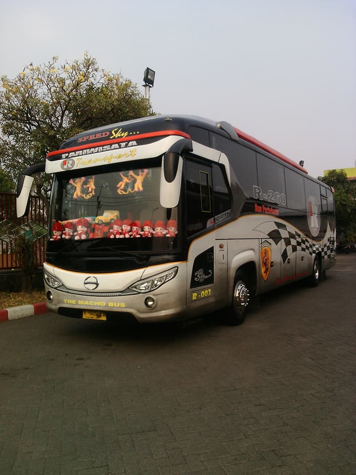 Harga Luxury Bus Pariwisata Baru Surabaya: Investasi Mewah untuk Kenyamanan Ekstra