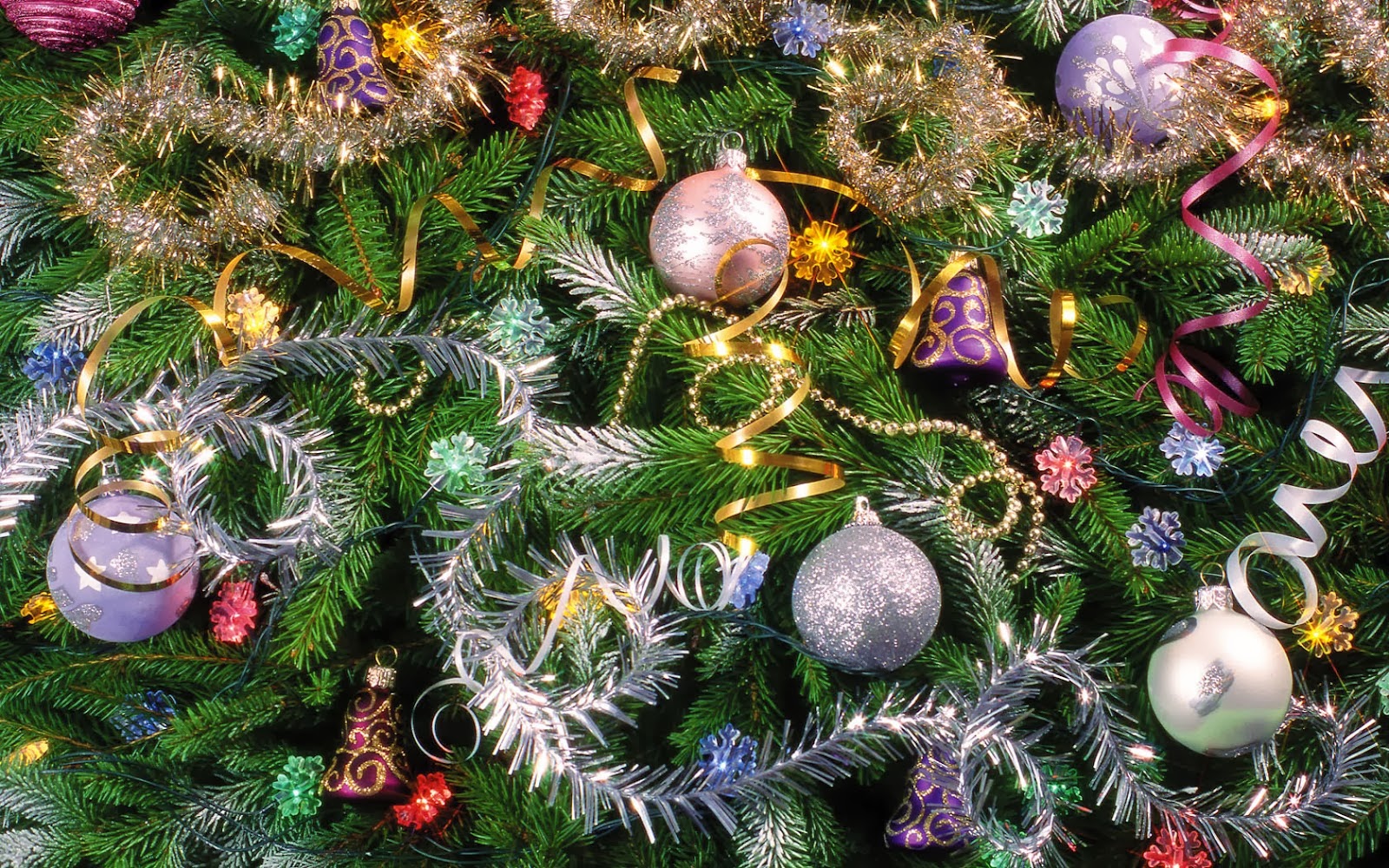 Delightful Christmas Ornaments and Decorations
