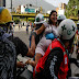 Dos muertos y decenas de heridos en otro día de tensión política en Venezuela 