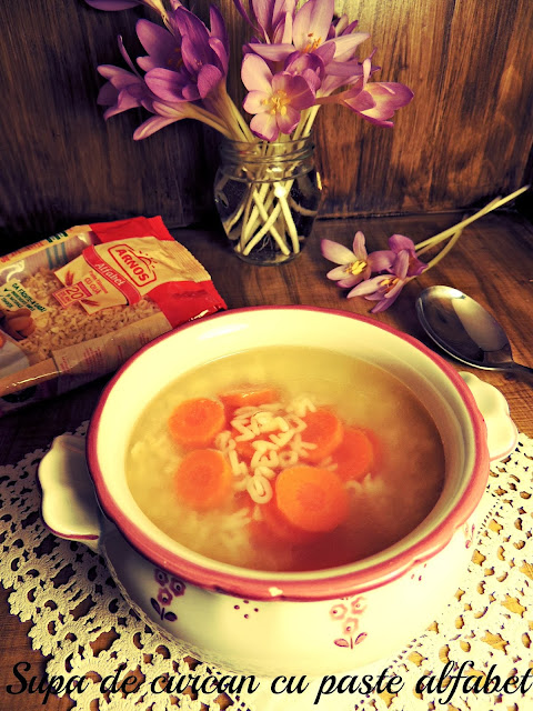 SUPA DE CURCAN CU PASTE ALFABET