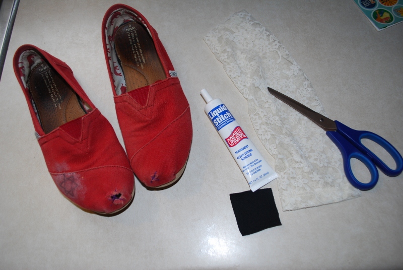 beLOVED How to Patch your Toms Shoes