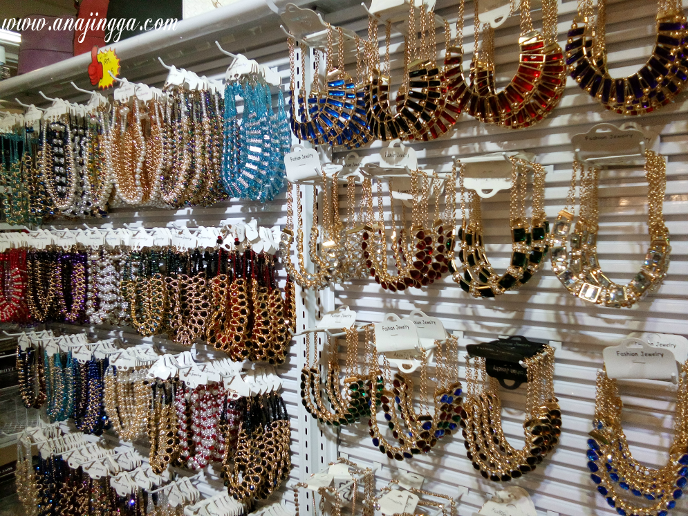 Seharian di Kenanga Wholesale City