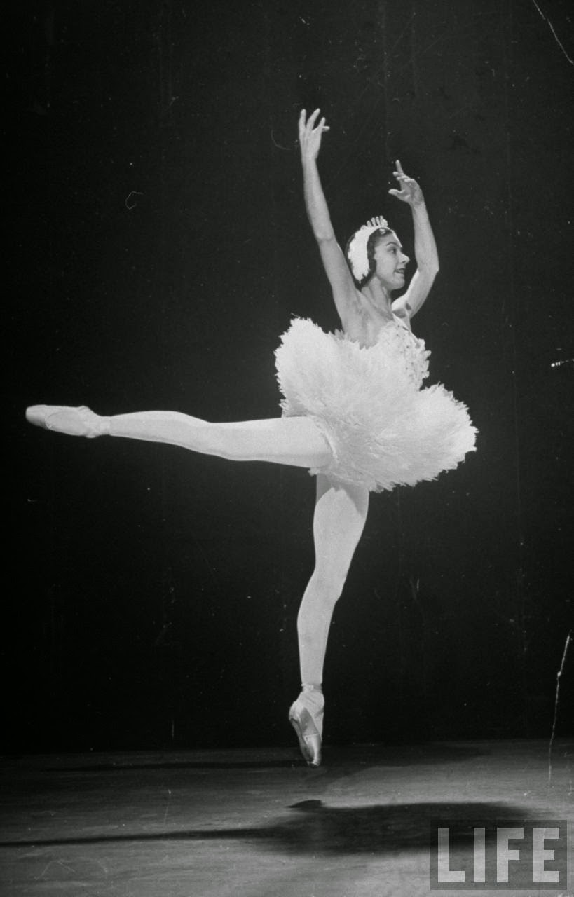 Beautiful Black and White Photos of Margot Fonteyn in