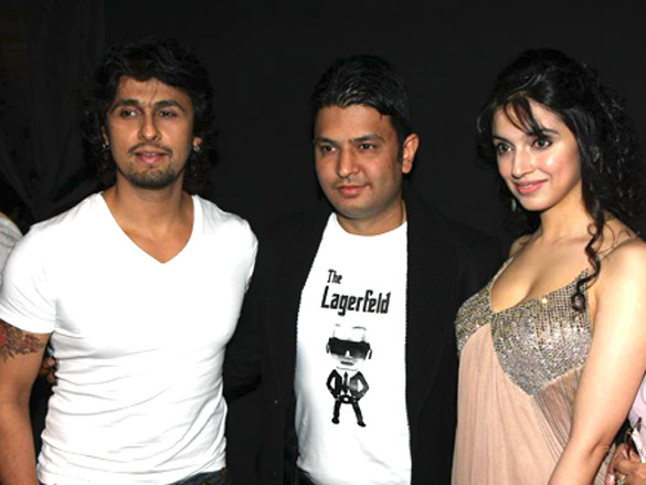 Divya Khosla at LFW1 - Sonu Nigam and Divya Khosla at LFW 2012