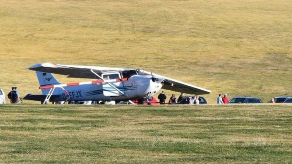 Aereo Cessna travolge il pubblico in Germania: tre morti tra cui un bambino.