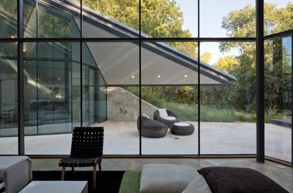 Create a natural connection with nature through glass facades