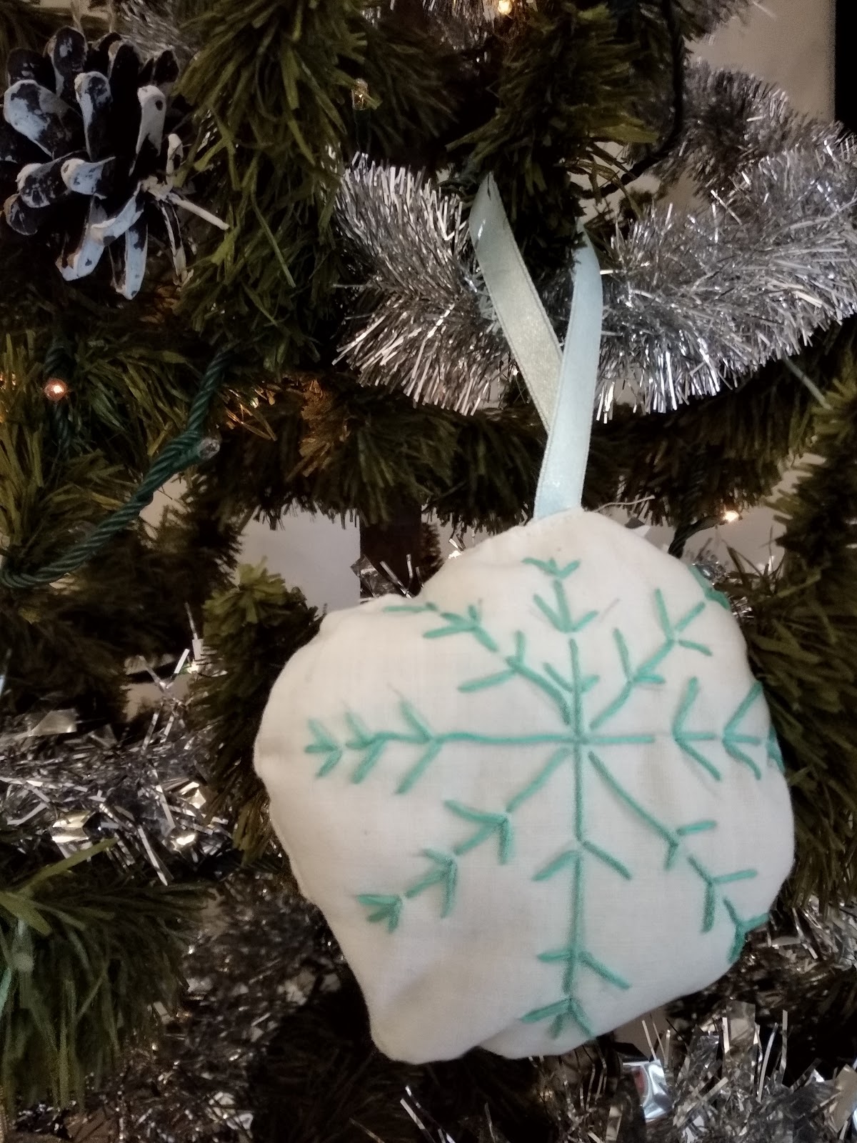 Albero Di Natale E Addobbi In Tartan Foto Idee Per L Albero Di Natale Alberi Di Natale Alberi Di Natale Rosso