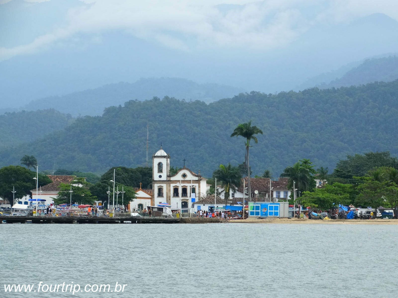 Passeio de barco em Paraty, Rio de Janeiro | Fourtrip
