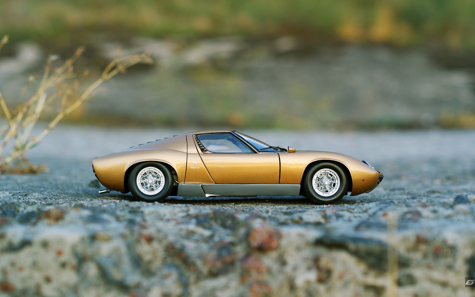 Lamborghini Miura SV оранжевый