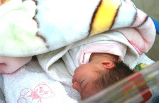 20χρονη πουλούσε το μωρό της στο internet για 330 ευρώ