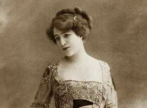 fashioning nostalgia early 1910's