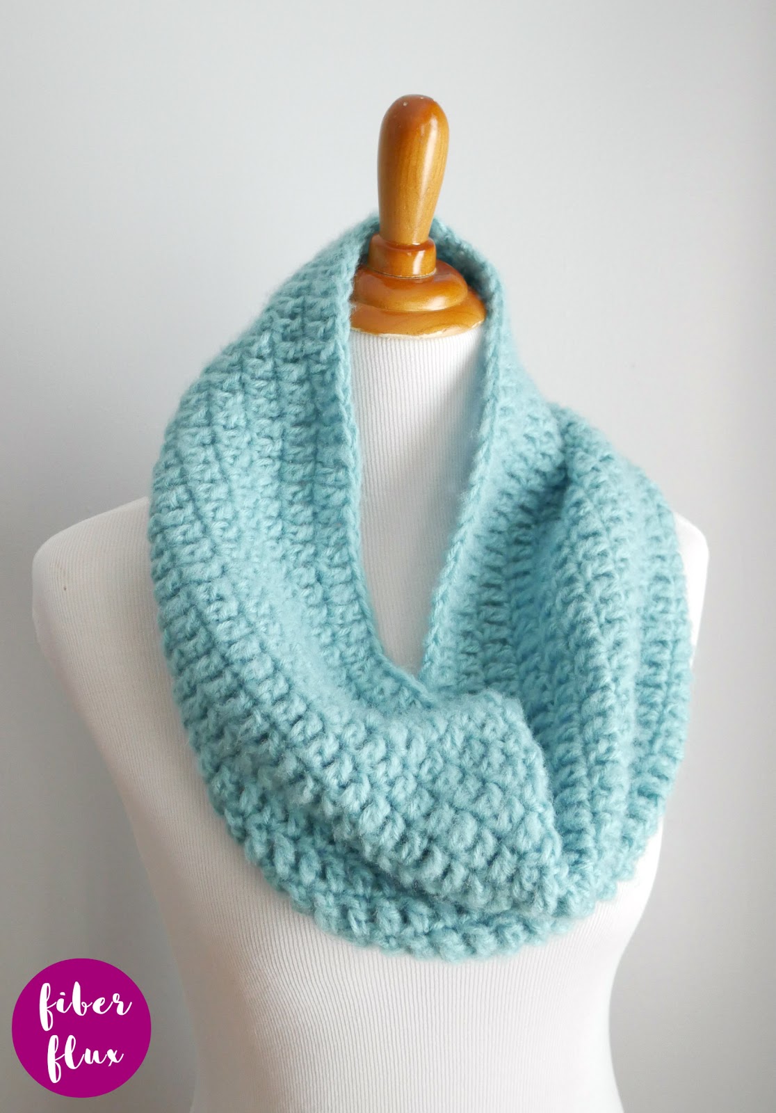 Fiber Flux Easy Beginner Cowl In The Round, Free Crochet Pattern + Video