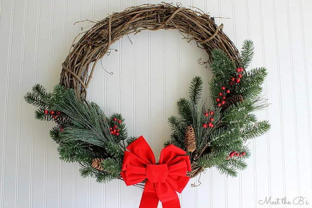 Simple DIY Christmas Wreath | Monthly DIY Challenge