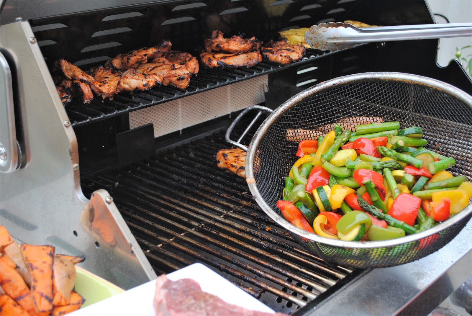 Such a lovely Mother's Day BBQ in the backyard! The Style Sisters