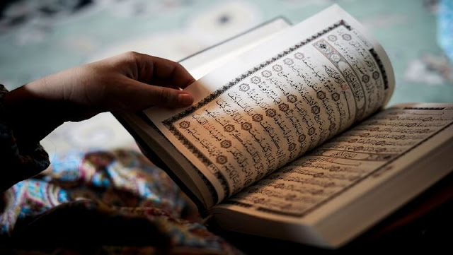 Bagaimana Hukumnya Berhadats Kecil Membaca Al Quran? Para Ulama Berpendapat..... Bagaimana Hukumnya Berhadats Kecil Membaca Al Quran? Para Ulama Berpendapat.....