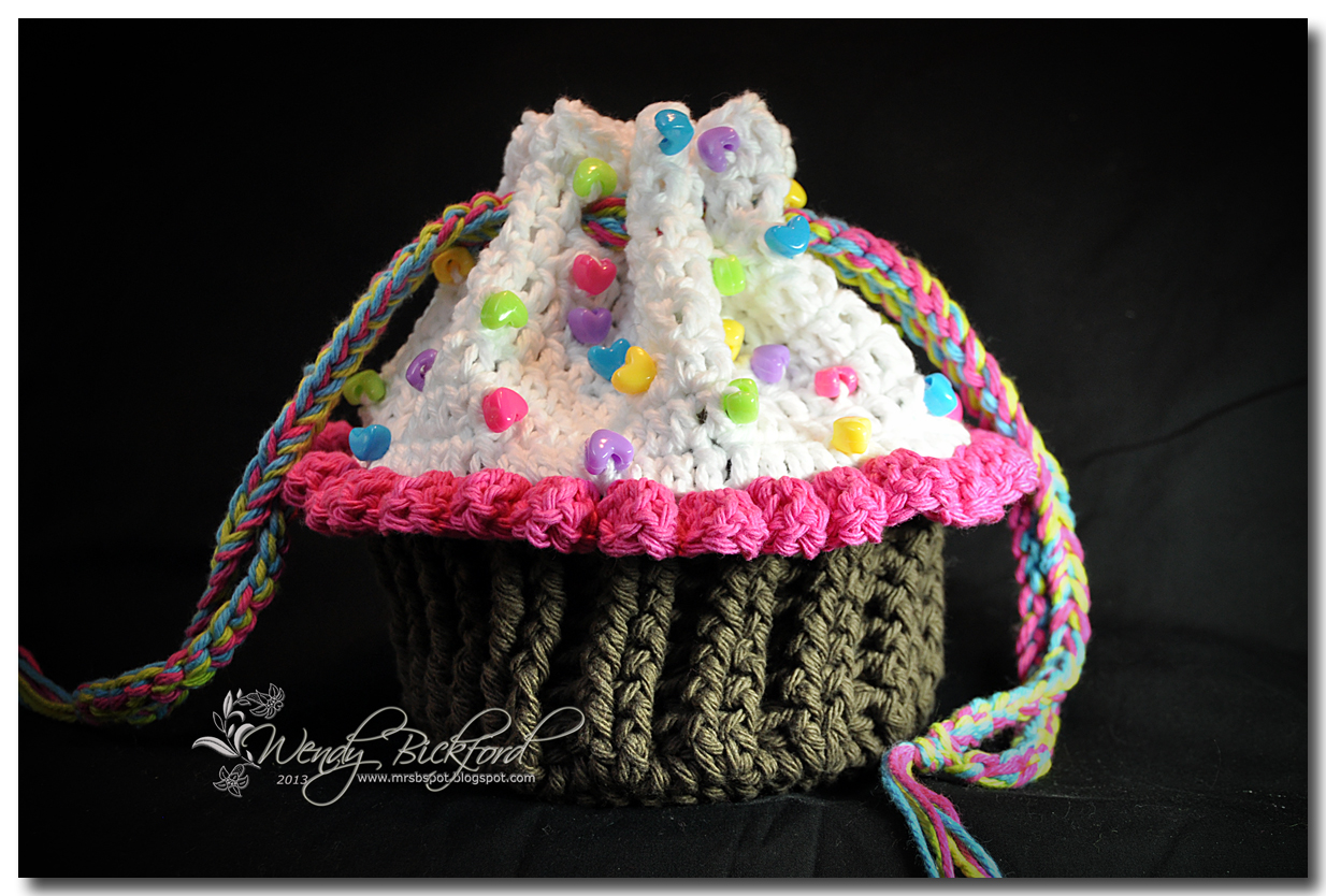 i-m-happy-wen-cupcake-purse-crochet