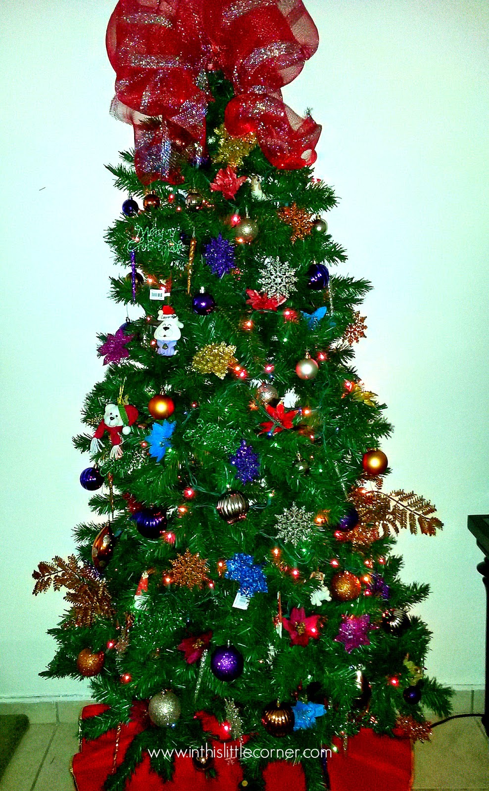 In this little corner Half Christmas Tree