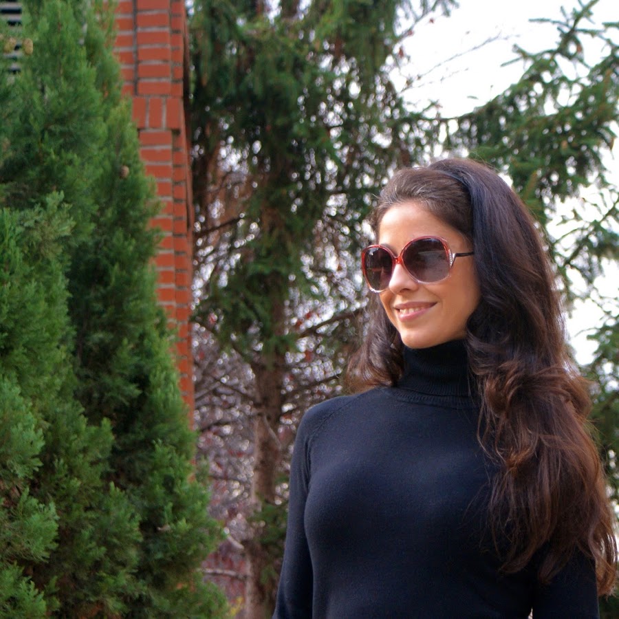 La Caprichossa, blog de moda, Look oficina con falda de flores