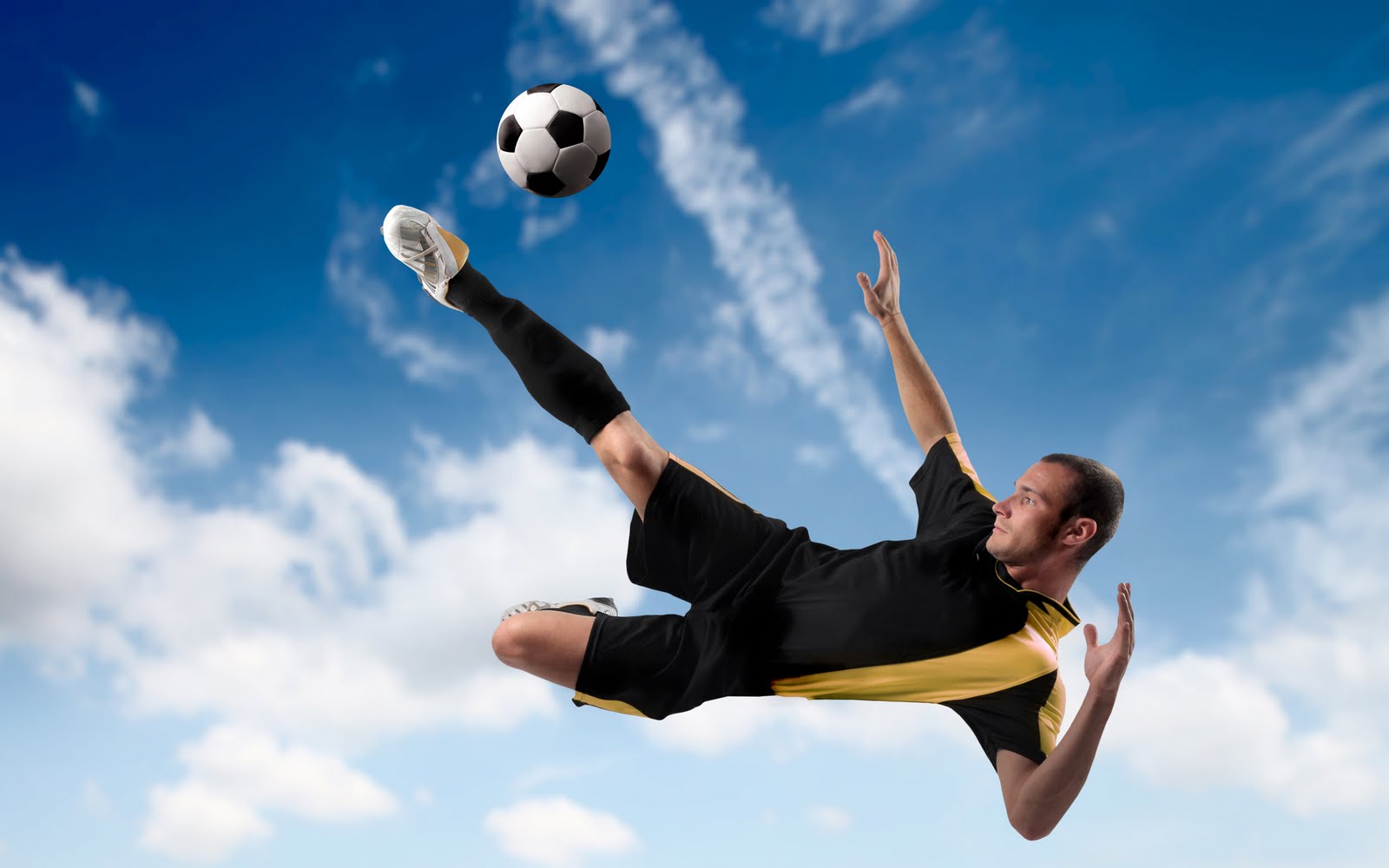 Free Image Bank: Vive la pasión del fútbol soccer (7 wallpapers grandes) Free Image Bank: Vive la pasión del fútbol soccer (7 wallpapers grandes)