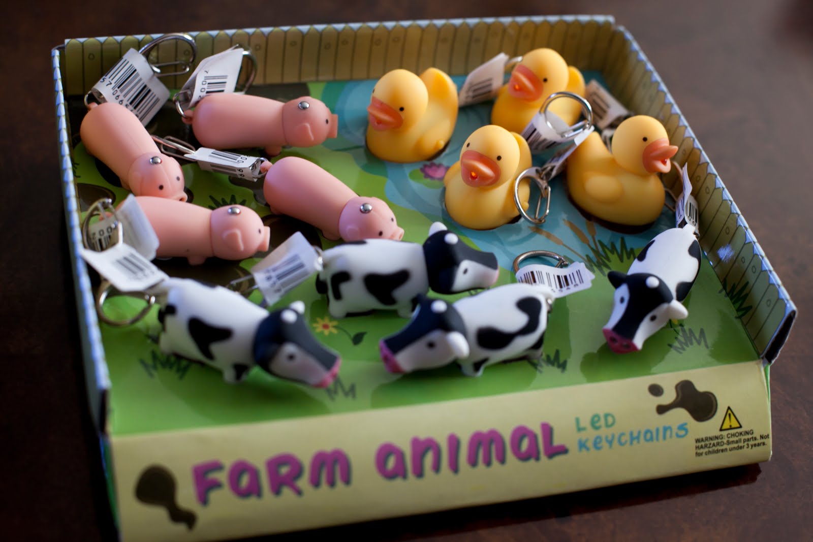ccins design: Packaging: Farm Animal LED Keychains
