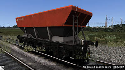 Fastline Simulation - HBA/HEA Coal Hoppers: An HEA hopper with offset ladder in Railfreight flame red and grey livery with an original pattern battery flashing tail lamp.