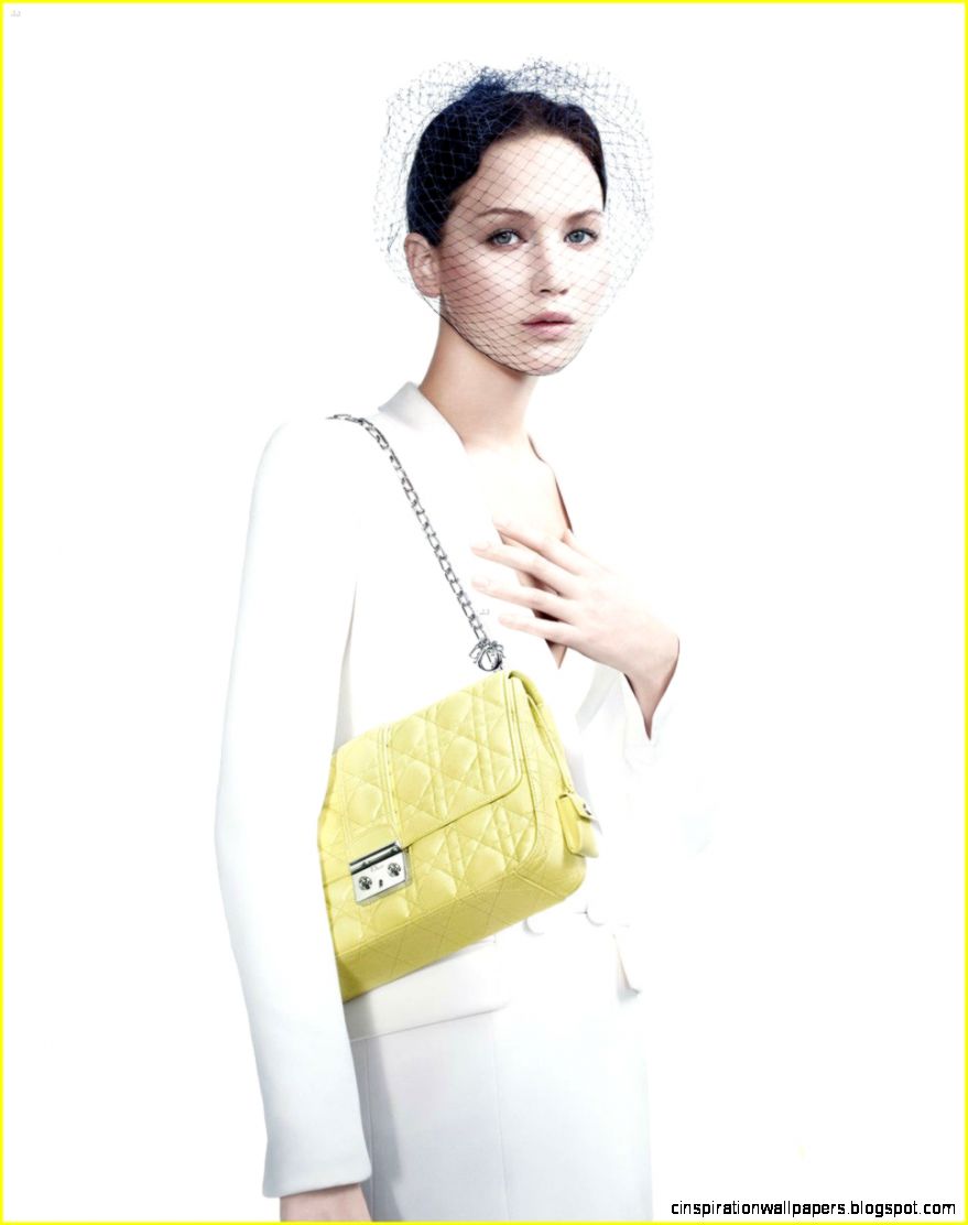 Jennifer Lawrence en campaña publicitaria como Miss Dior – Revista