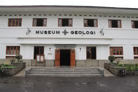 Museum Geologi – Jl Diponegoro, Bandung