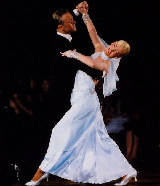 квикстеп бальные танцы. вальс ретро 40-50 платья. вальс исполнитель. вальс танец. медленный вальс бальные танцы.