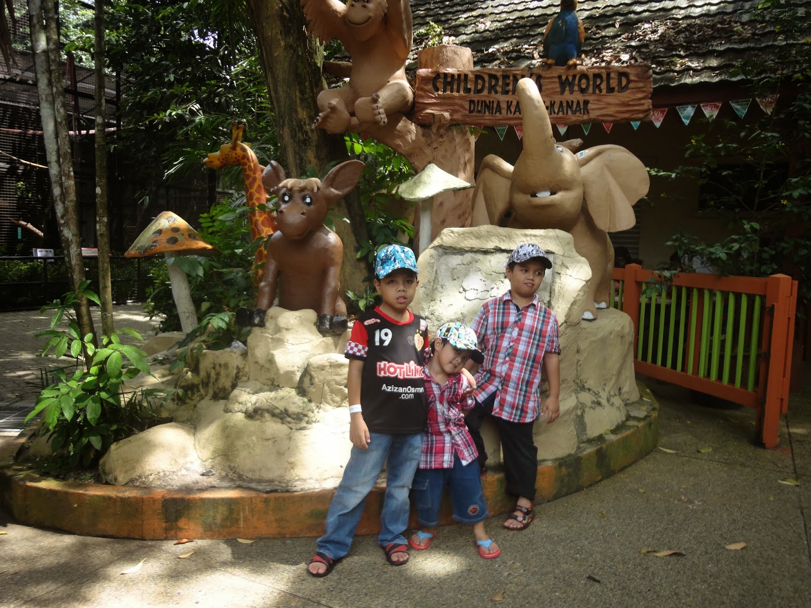 My First Blog!: Panda bears @ Zoo Negara?