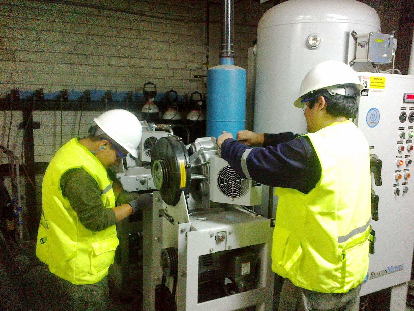 MAXCOR INGENIEROS S.A.C. MANTENIMIENTO EQUIPO DE AIRE MEDICINAL DE LA