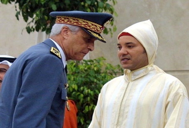 Rey de Marruecos destituye de su cargo al general Housni Benslimane.