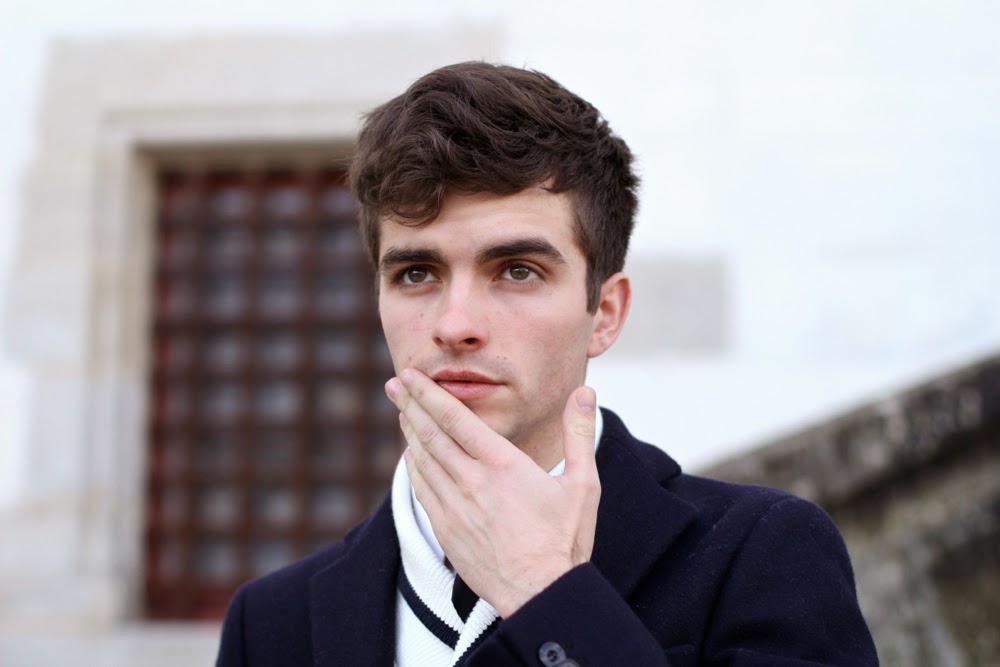 Blog mode homme style château ducs bretagne nantes acnes studios manteau pull col châle, boots à boucles mensfashion Paris