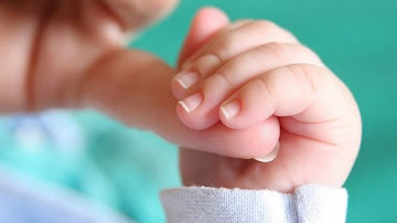 Perawatan Bayi Baru Lahir diantaranya seperti perawatan tali pusat, perawatan telinga, memandikan, ganti popok, memotong kuku, dan lain-lain.
