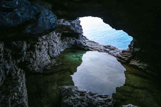 Romantic and Sensory Cave Swimming