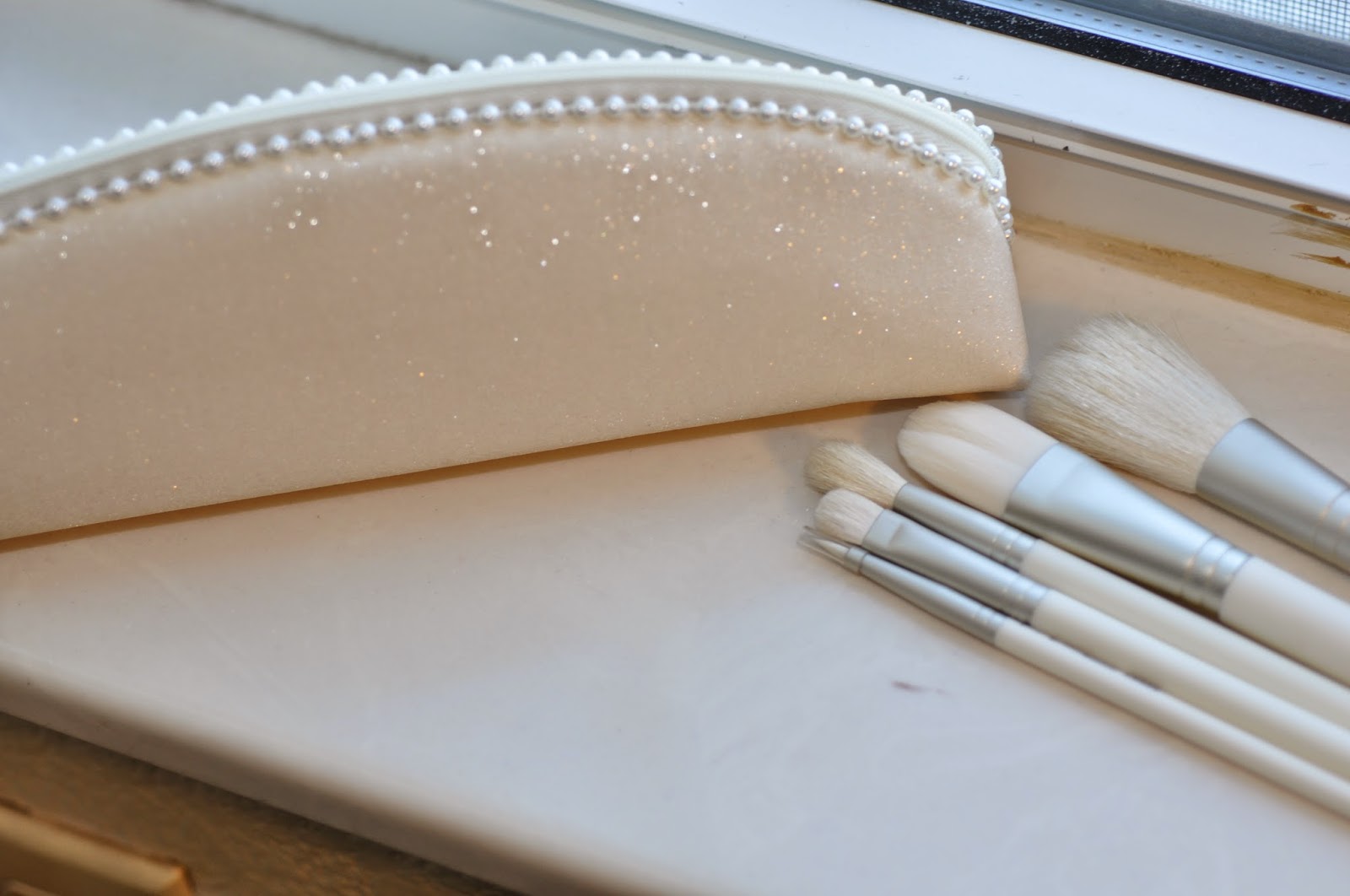 MAC Holiday 2014 Keepsakes Studio Brush Kit Review The Shades Of U