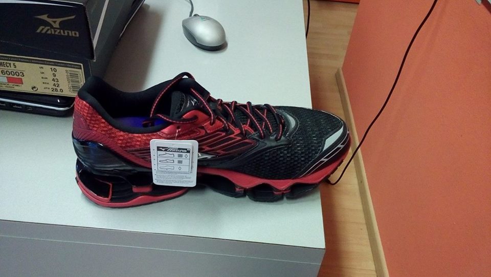 mizuno running a2 2016