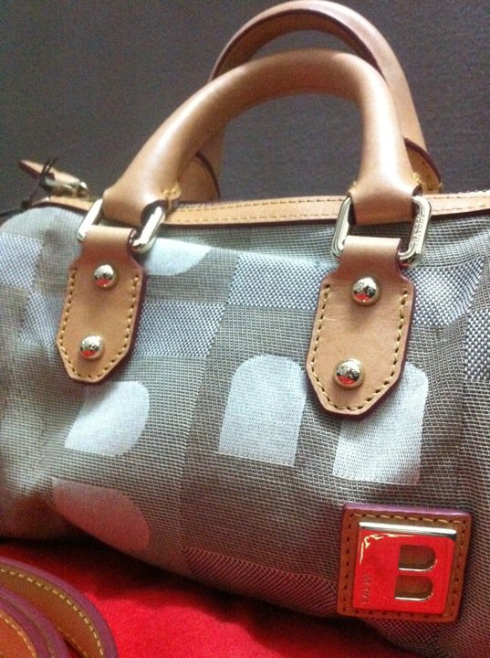 Cliché for Women Bally Sling Purse with Detachable Leather Strap!!!