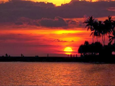 pantai senggigi terdapat di sebelah barat laut kota mataram Best Place to visit in Bali Island: Sengigi Beach Lombok (NTB)