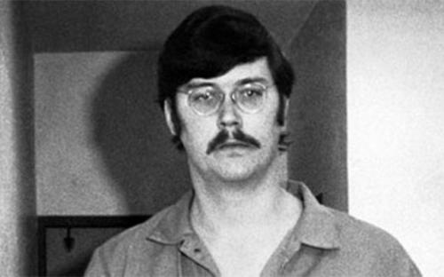25 horrible serial killers of the 20th century 24. Edmund Kemper, Ed Kemper, whose parents separated when he was seven, grew up troubled and sadistic. He tortured animals; he once cut the hands and feet off his sister’s doll. But with people he was painfully shy.