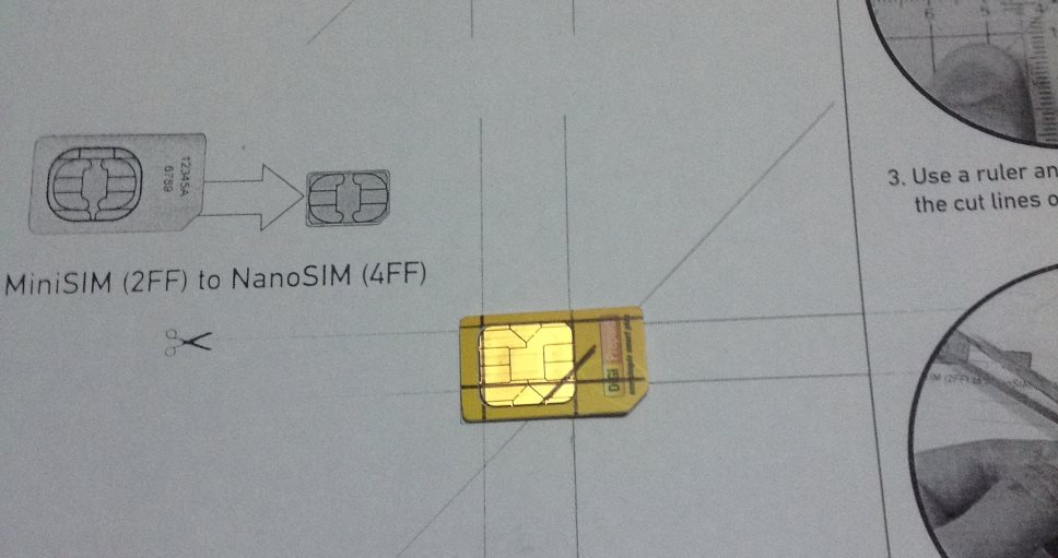 Можно ли обрезать карту. Обрезка микро сим карты под нано сим. Трафарет микро сим нано сим. Обрезать старую симку под нано сим. Из микро сим в нано сим обрезать.