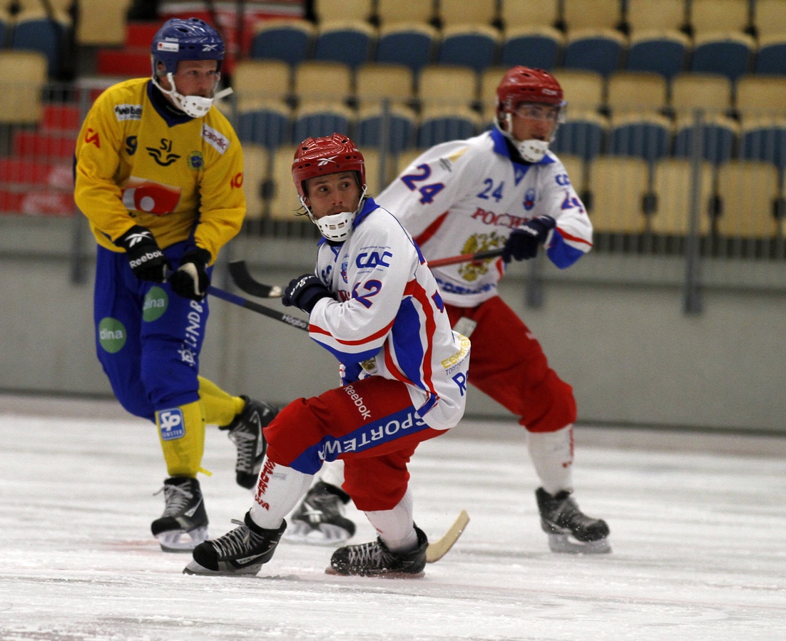 хк саяны хоккей с мячом