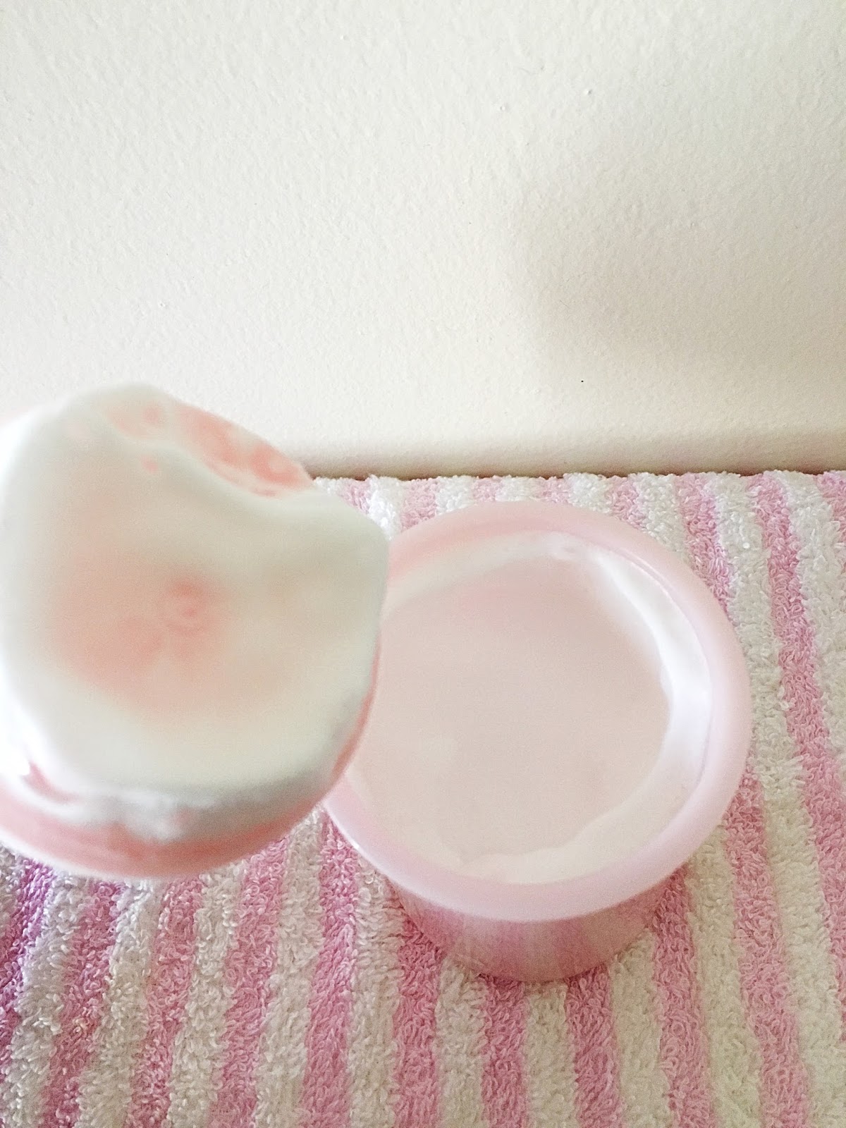 Nooni Marshmallow Whip Maker Simply Cosmetics