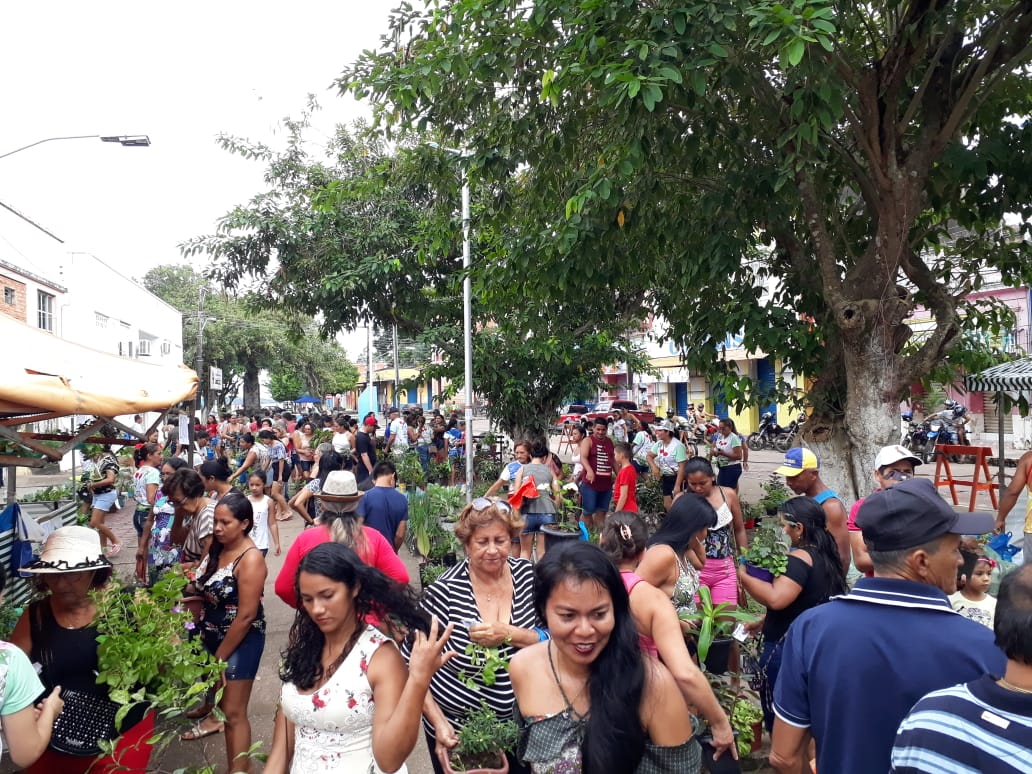  População obidense participou da  2ª edição do projeto “Plantas Solidárias” em Prol da Santa Casa realizado na manhã deste domingo(19).  