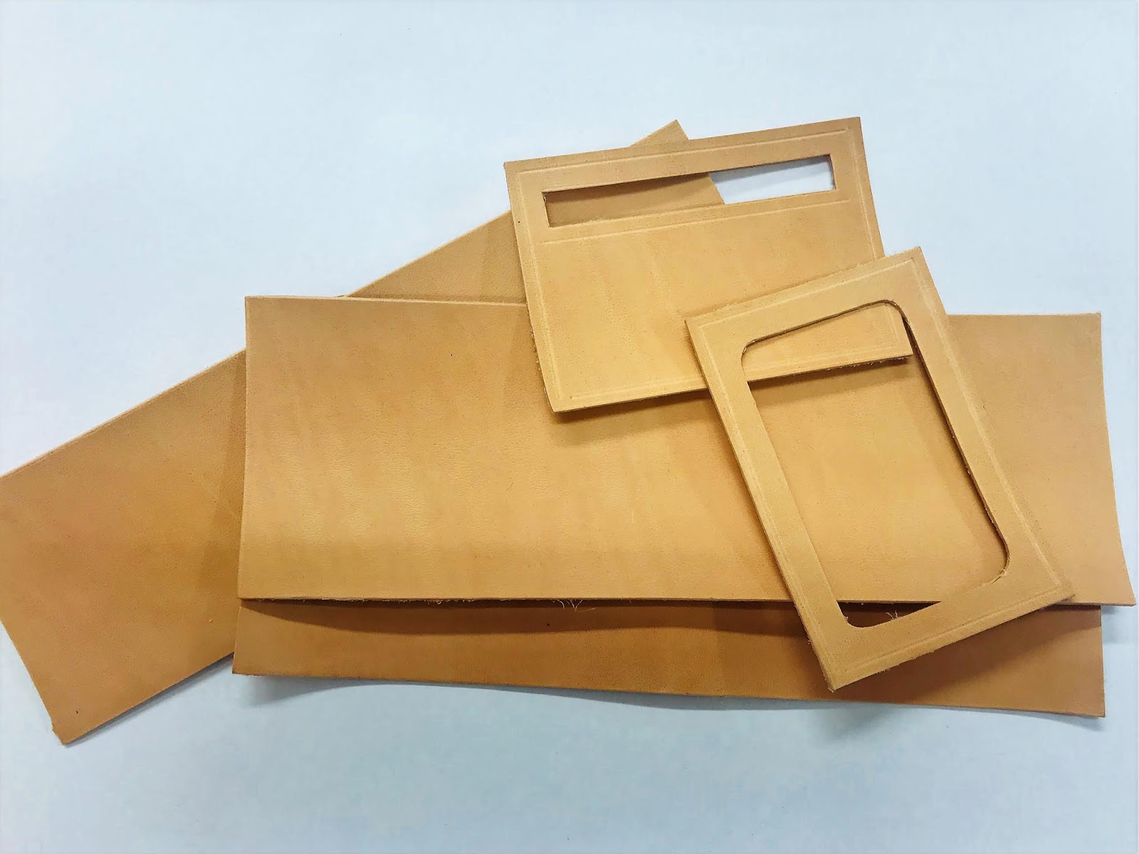 La ventana del cuero: Nuevo modelo de cartera billetera. Patrones.