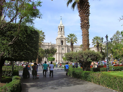 Plaza de Armas de Arequipa, Perú, La vuelta al mundo de Asun y Ricardo, round the world, mundoporlibre.com