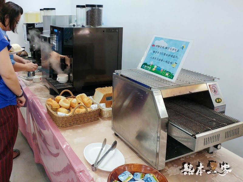 苗栗特色料理|飛牛餐廳|牧場起司酥、鮮奶饅頭酥好吃-還有素食、單點、團體合菜選擇