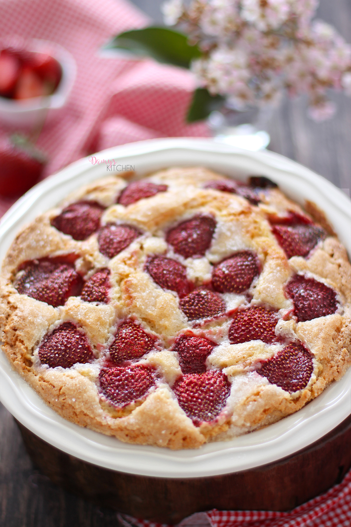 KEFİRLİ ÇİLEKLİ BAHAR KEKİ Damy�s Kitchen