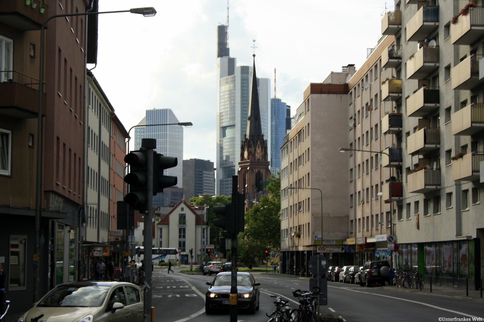 Unterfrankes Welt Frankfurter Innenstadthochhäuser von Sachsenhausen aus gesehen